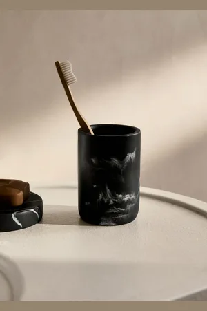 MANGO Marble-effect resin bathroom glass