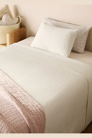 MANGO Textured cotton bedspread