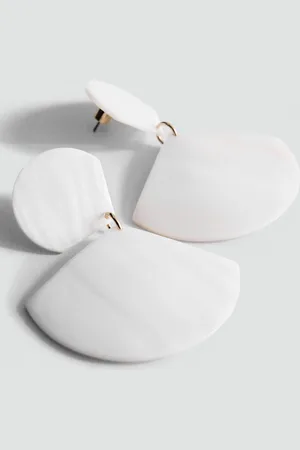 MANGO Shell pendant earrings