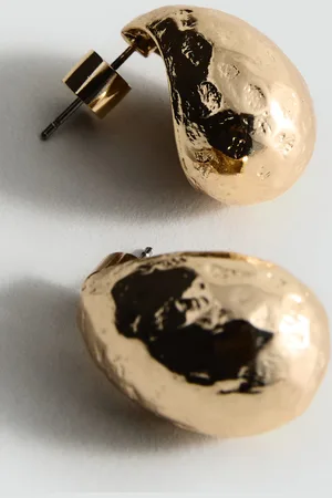 MANGO Textured drop earrings