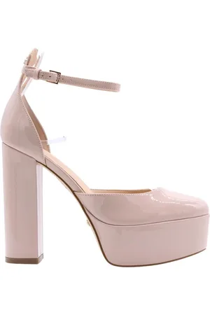 Guess Pumps