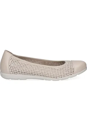 Caprice Closed Ballerinas