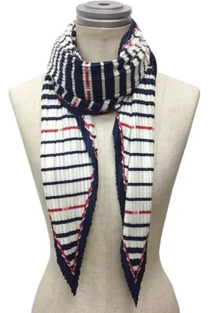 CHANEL Pre-owned Silk scarves