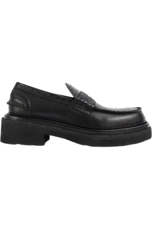 SACAI Leather Wingtip Loafer
