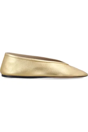 Le Monde Beryl Gold Closed Shoes Luna Slipper