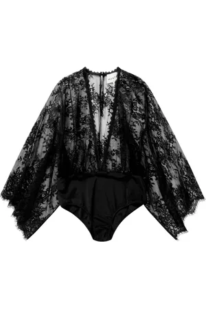 Munthe Elegant Lace Sleeve V-Neck Top