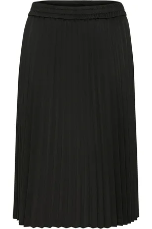 Cream Pleated Skirt in Pitch