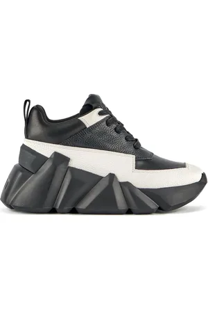 united nude Space Kick Max