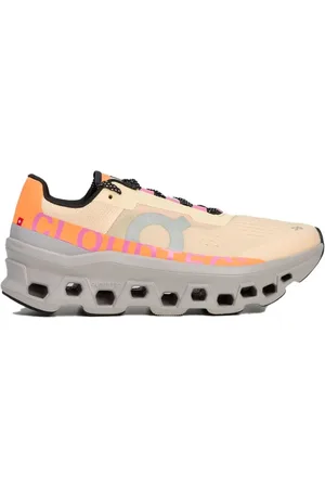 On Running Mesh Design Reflective Trainers