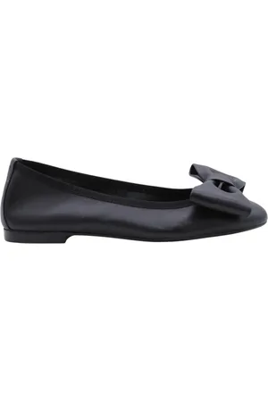 E mia Solid Color Ballerina Shoes