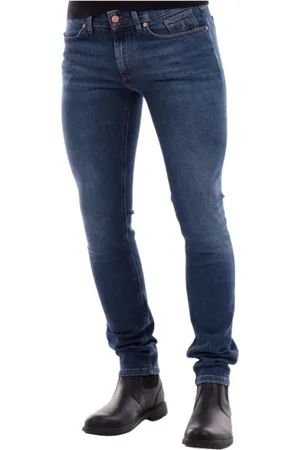 Jeckerson Stylish Medium Denim Jeans