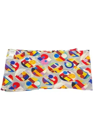 CHANEL Pre-owned Silk scarves