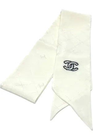 CHANEL Pre-owned Silk scarves