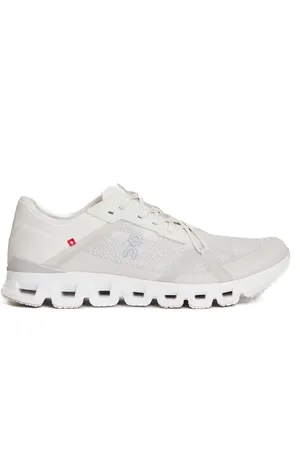 On Running Running Shoes, male, , 8 1/2 UK, Wolf Trainers Cloud X