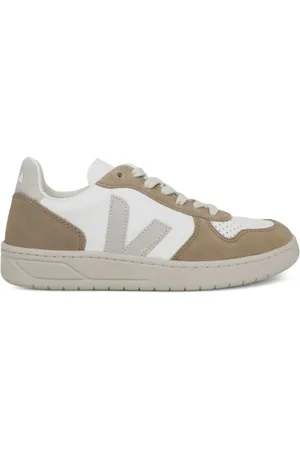 Veja Sneakers, male, , 2 UK, White Natural Sahara Trainers