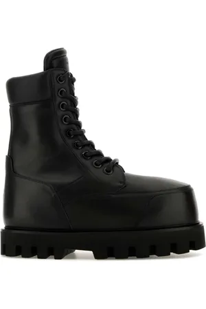 Alexander McQueen Stylish Leather Ankle Boots