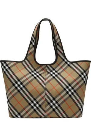 Burberry Chic Tote Bag for Everyday Use