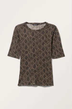 Monki Stretchy Short Sleeve Cotton Top
