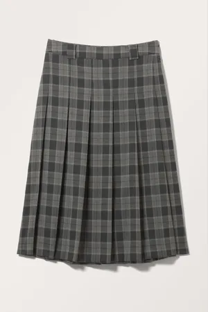 Monki Low Pleated Midi Skirt