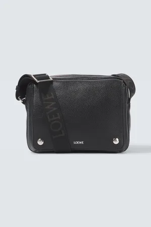 Loewe Pebble Medium leather shoulder bag