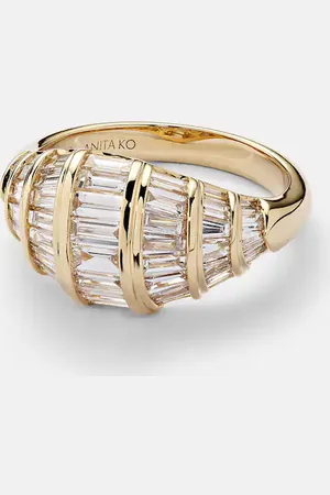 Anita Zoe 18kt ring with diamonds