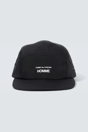 Comme des Garçons Logo hat