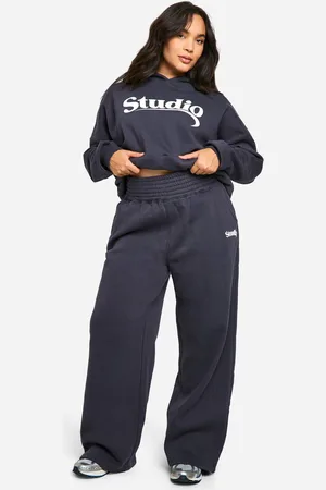 Boohoo Womens Plus Studio Slogan Deep Waistband Straight Leg Jogger - - 26