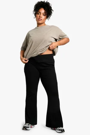 Boohoo Womens Basics Plus Heavy Rib V Waistband Flare - - 28