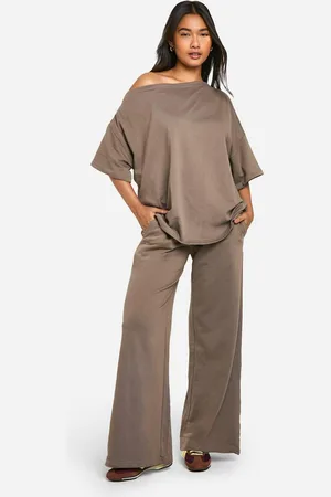 Boohoo Womens Loopback Asymmetric Bardot Short Sleeve Sweatshirt And Jogger Set - - XS