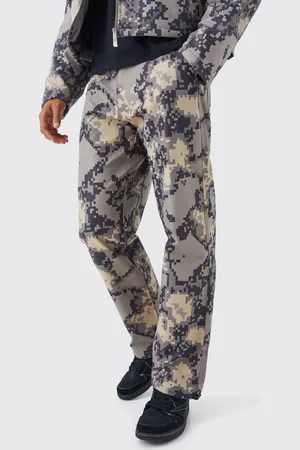 Boohoo Relaxed Pixelated Camo Trouser - - 28