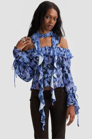 Heretic Nine Womens Spiral Textured Neck Scarf with Print in - One Size