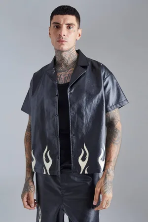 Boohoo Short Sleeve Boxy Flame Hem Shirt - - M