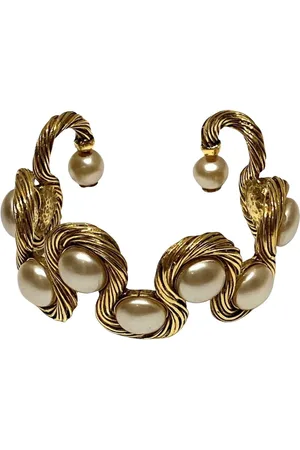 CHANEL Preloved Pearl Cuff Bracelet Gold Twisted Design Women - - One Size