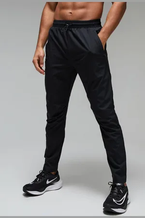 Boohoo Man Active Shower Resist Tapered Trail Jogger - - XS