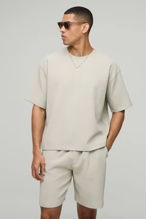 Boohoo Oversized Boxy Pleated T-Shirt and Relaxed Fit Mid-Length Short Set - - XS