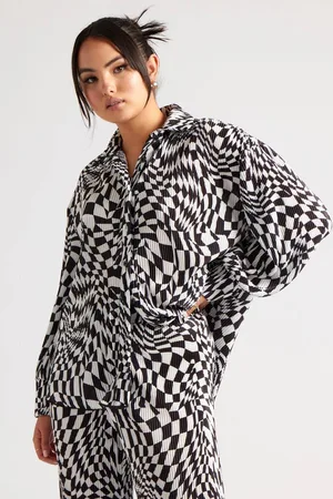 Urban Bliss Womens Geometric Plisse Oversized Shirt - - 16