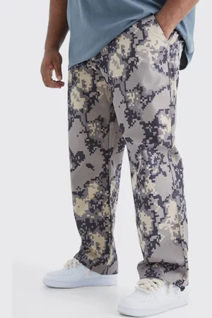 Boohoo Plus Relaxed Pixelated Camo Trouser - - 44