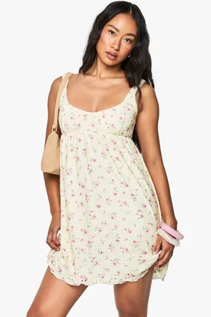 Boohoo Womens Petite Ditsy Floral Broderie Square Neck Smock Dress - - 8