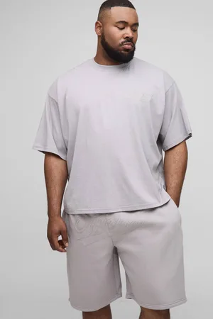 Boohoo Plus Oversized Boxy Official Contrast Stitch T-Shirt & Short Set - - 5XL