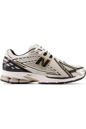 New Balance Unisex 1906R in Synthetic, size 8