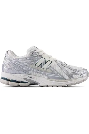 New Balance Unisex 1906R in Synthetic, size 4.5