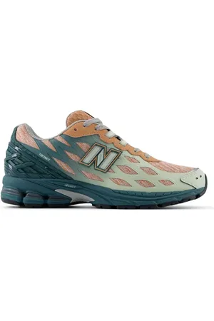 New Balance Unisex 1906W in Synthetic, size 5