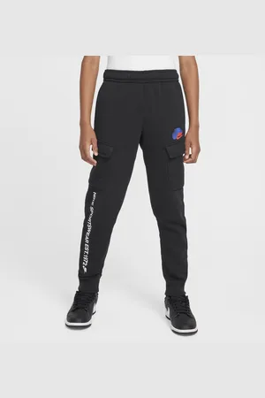 Nike Sportswear Standard Issue Older Kids