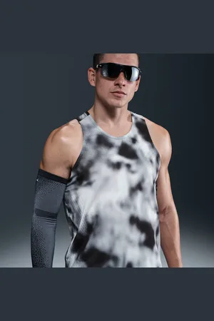 Nike Running Division Breathe Men