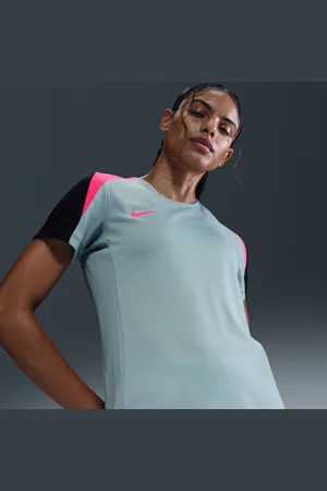 Nike Strike Women