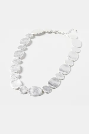 Oliver Bonas Lud Pebble Link Silver Tone Collar Necklace
