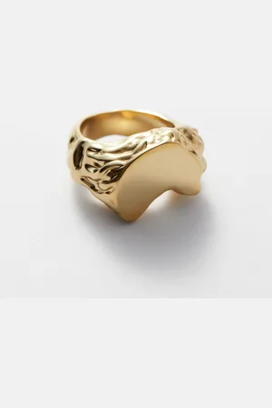 & OTHER STORIES Sculpted Signet Ring