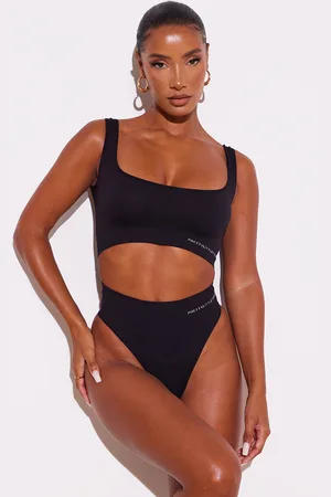 PRETTYLITTLETHING Seamless Square Neck Bra