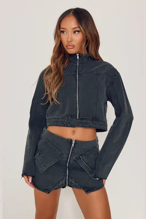PRETTYLITTLETHING Petite Cropped Denim Jacket