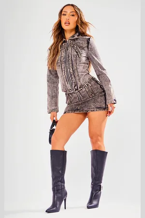 PRETTYLITTLETHING Petite Dark Zip Detail Denim Mini Skirt